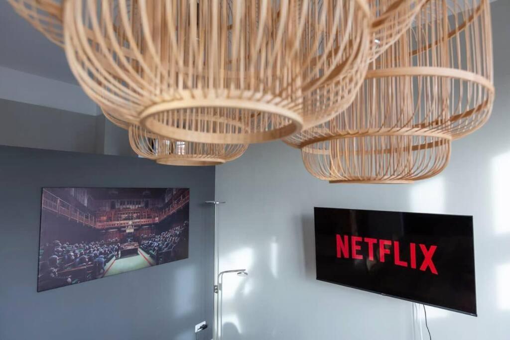 Phoenix Loft 6 High Speed Wifi Netflix Apartment